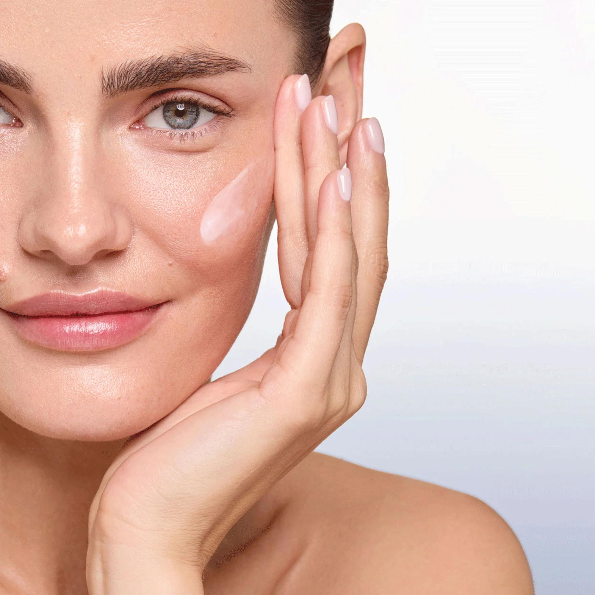 Cryo Revitalizing Moisturizer - Image 4