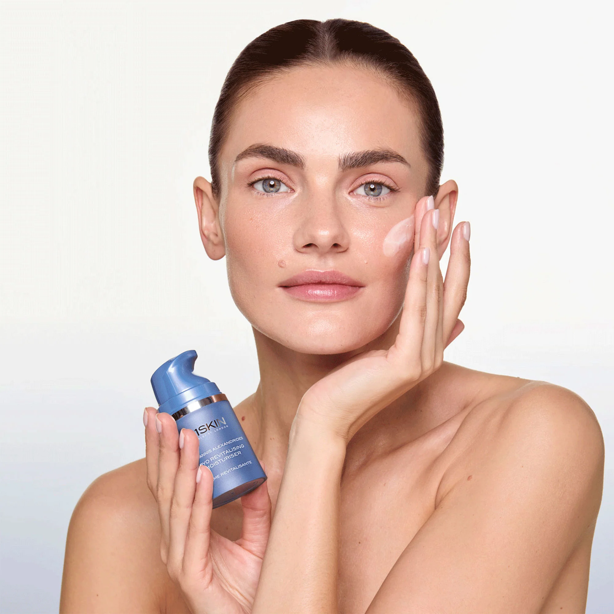 Cryo Revitalizing Moisturizer - Image 5