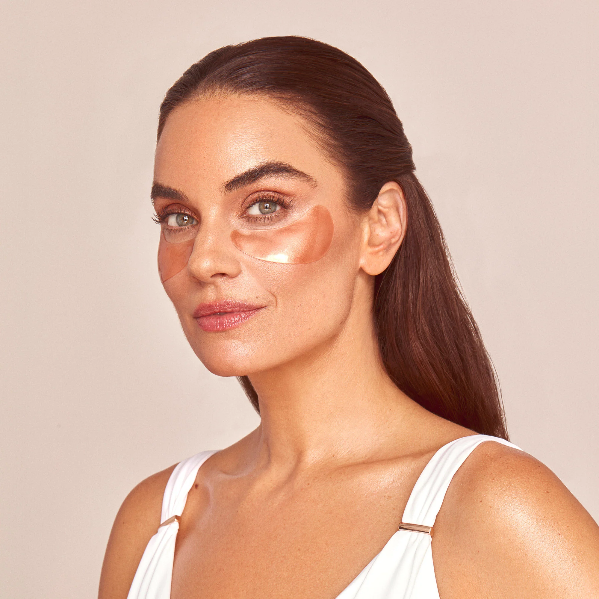 Rose Gold Illuminating Eye Mask - Image 3