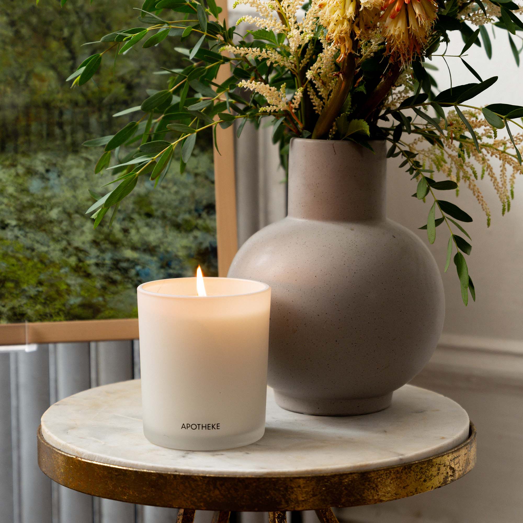 White Vetiver Classic Scented Candle - Image 4