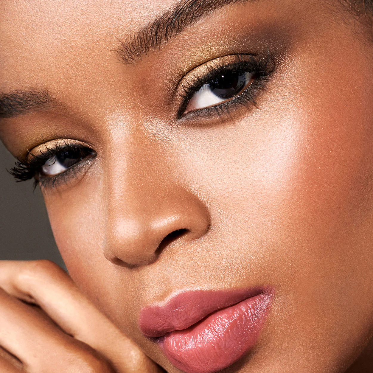 Bronzed Nudes Eye Shadow Palette - Image 7