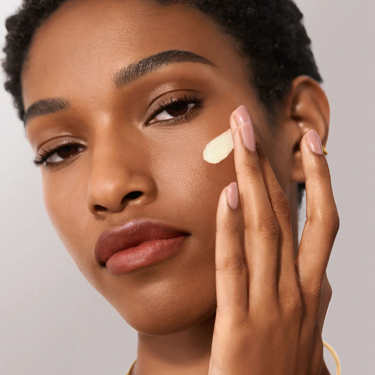 Vitamin Enriched Smoothing Serum with Niacinamide - Image 3
