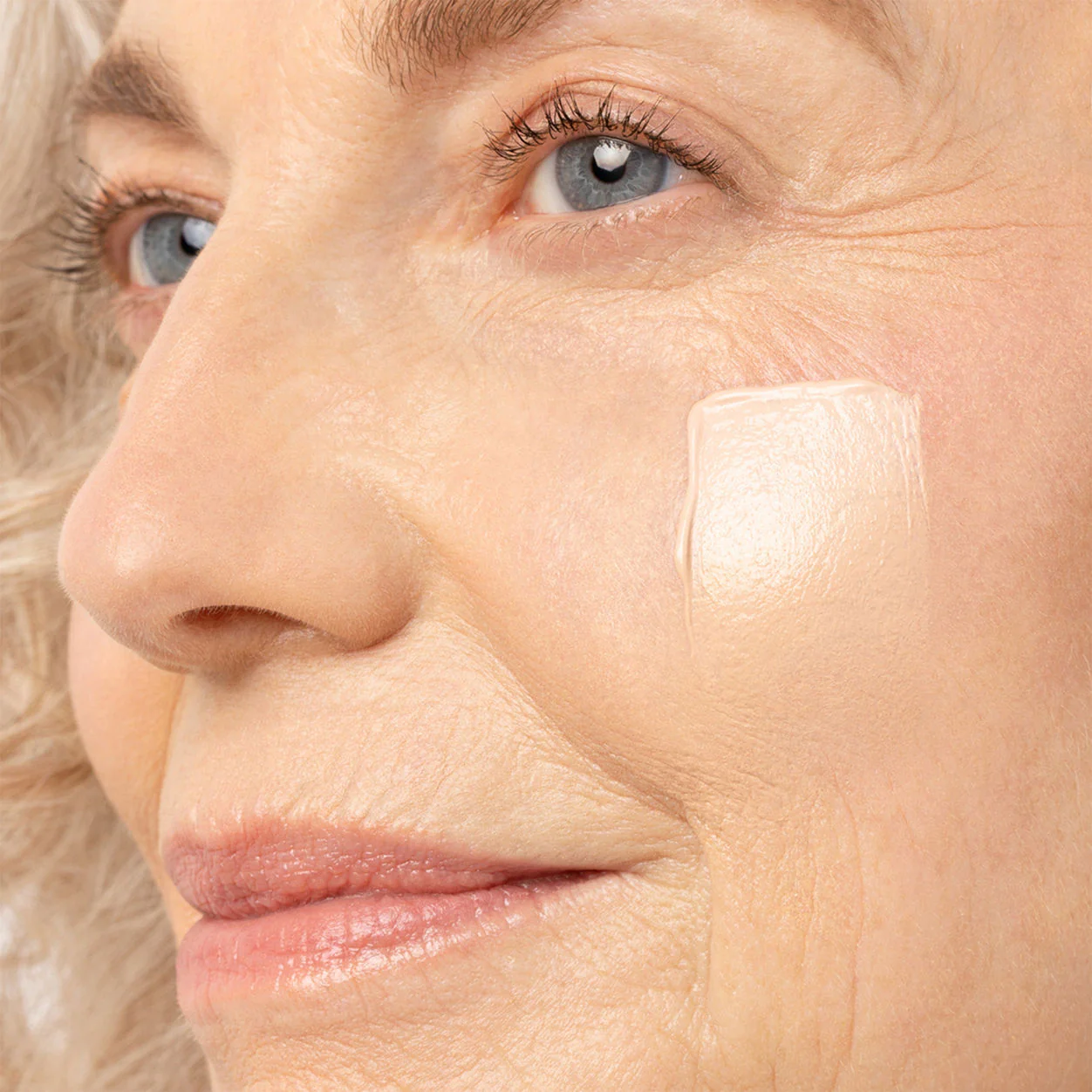 Just Skin Tinted Moisturizer Sunscreen Broad Spectrum SPF 15 - Image 14