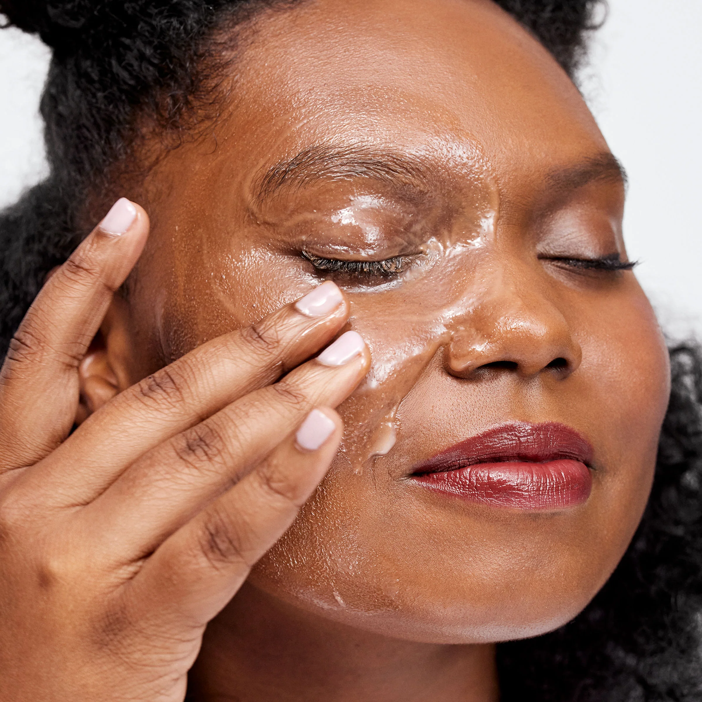 Take The Day Off Makeup Removing Cleansing Balm - Image 3
