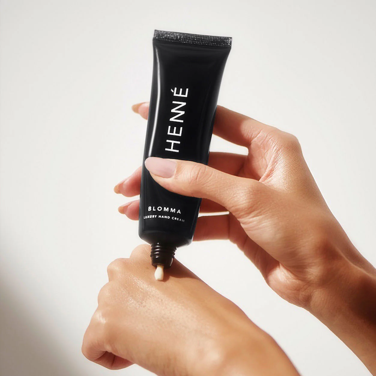 Blomma Luxury Hand Cream - Image 3