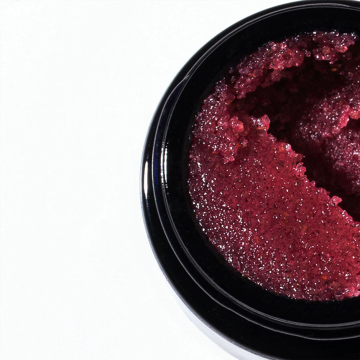 Nordic Berries Lip Exfoliator - Image 3