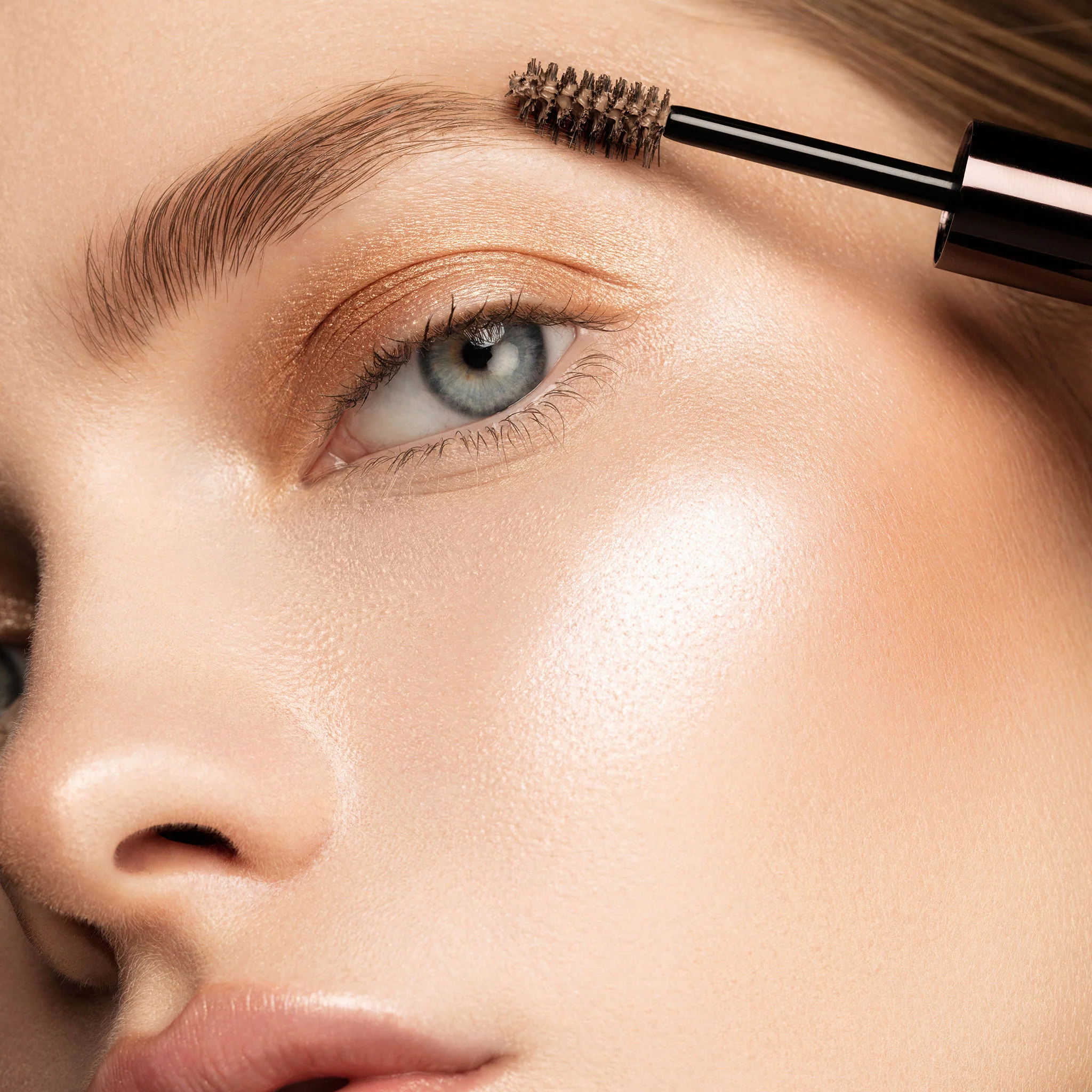 Arch Brow Volumizing Fiber Gel - Image 4