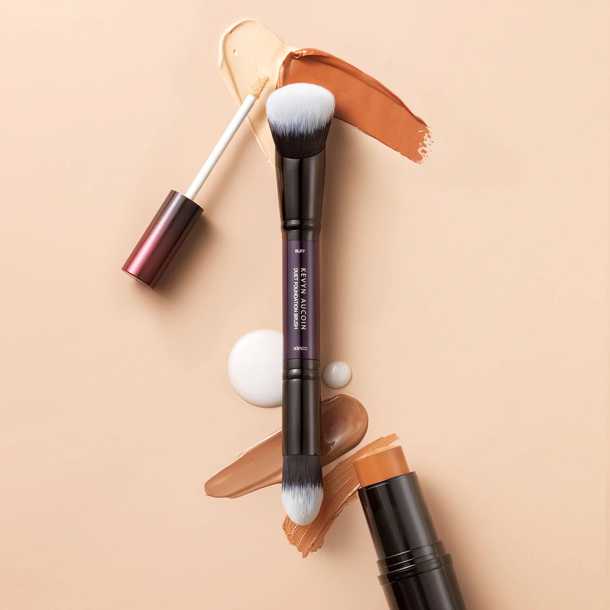The Duet Foundation Brush - Image 3
