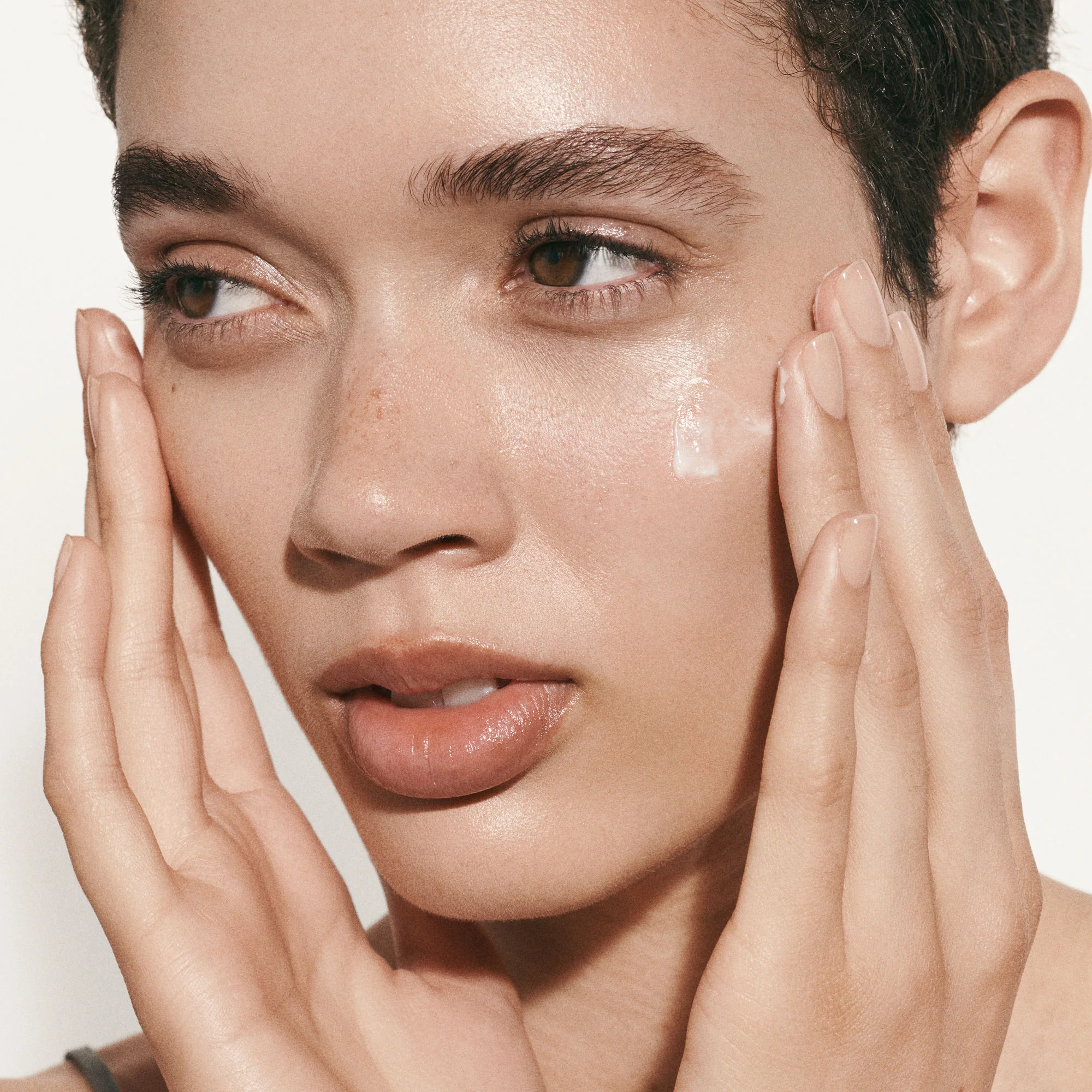 The Moisturizing Soft Cream - Image 6