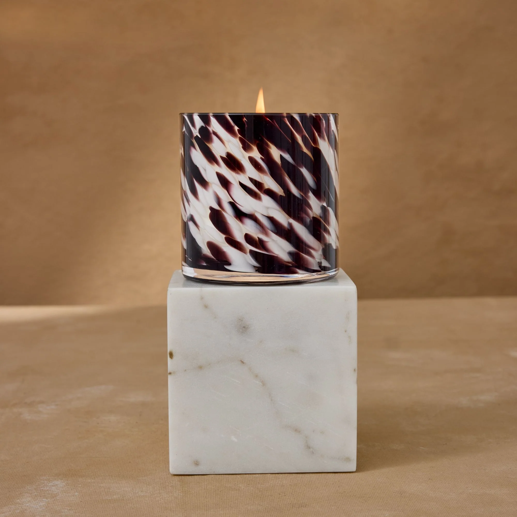 Saffron Sandalwood Candle - Image 6