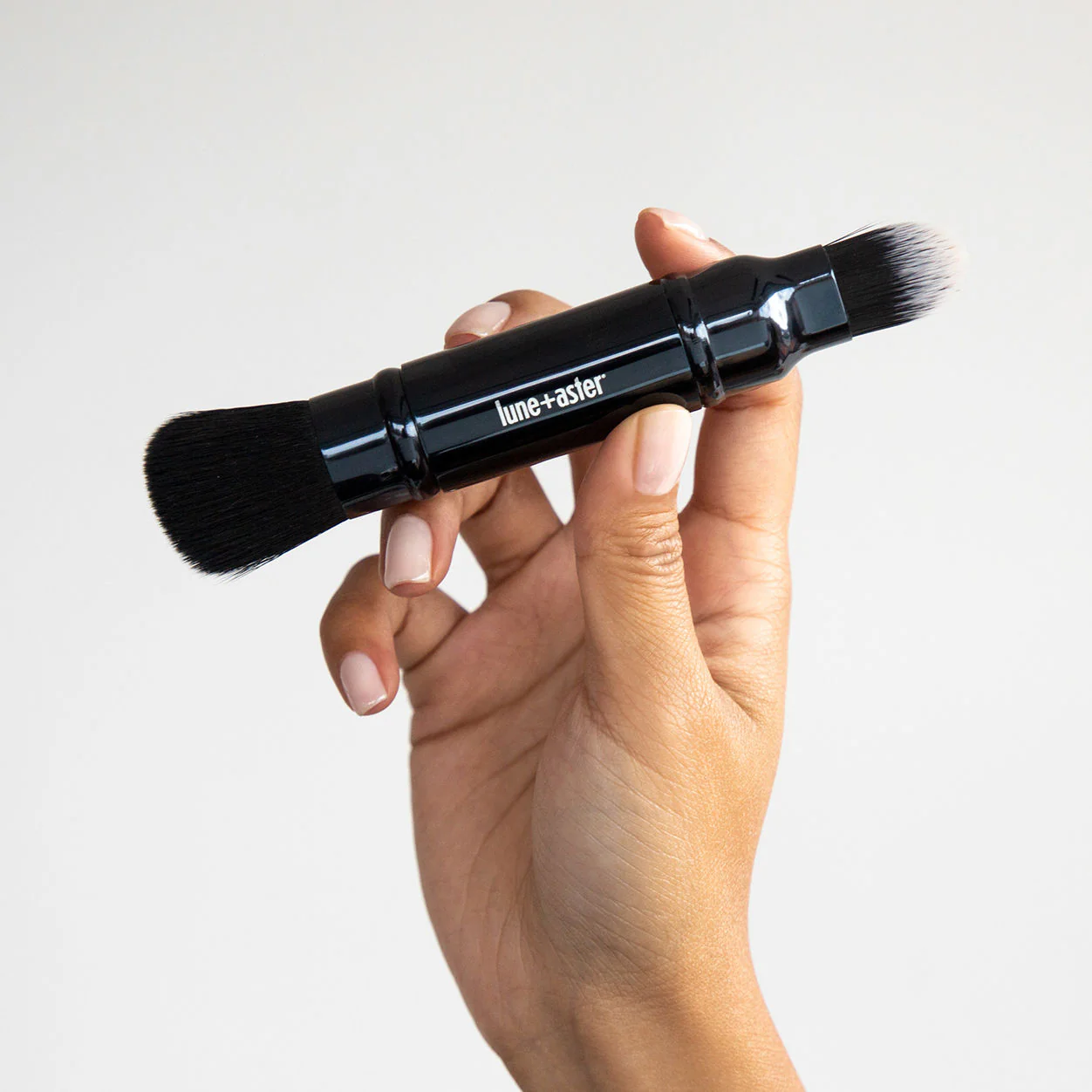 Complexion Duo Brush - Image 3