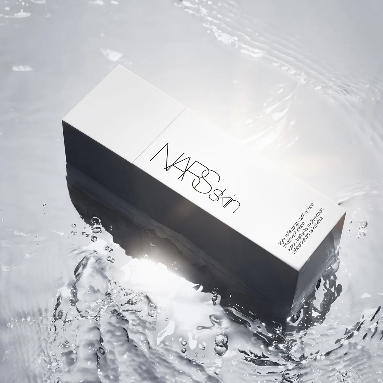 Light Reflecting Treatment Lotion - Image 2