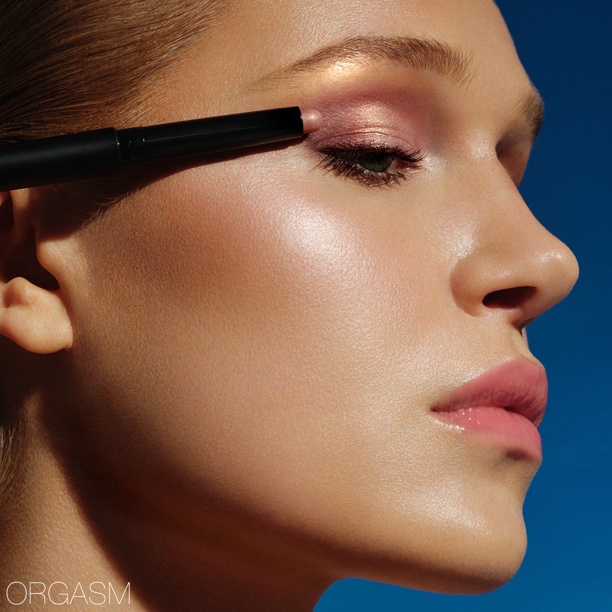 Total Seduction Eyeshadow Stick - Image 43