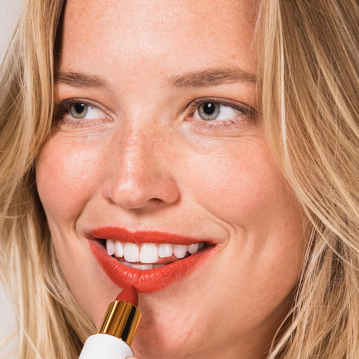 Full Bloom Sculpted Lipstick - Image 105