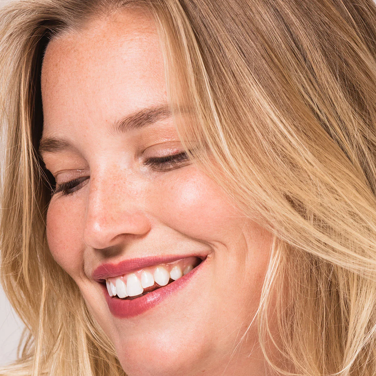 Full Bloom Sculpted Lipstick - Image 38
