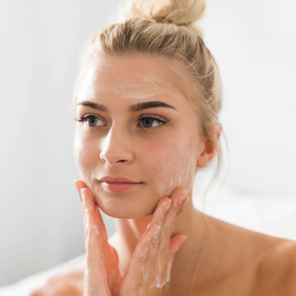 Botanical A Exfoliating Cleanser - Image 3