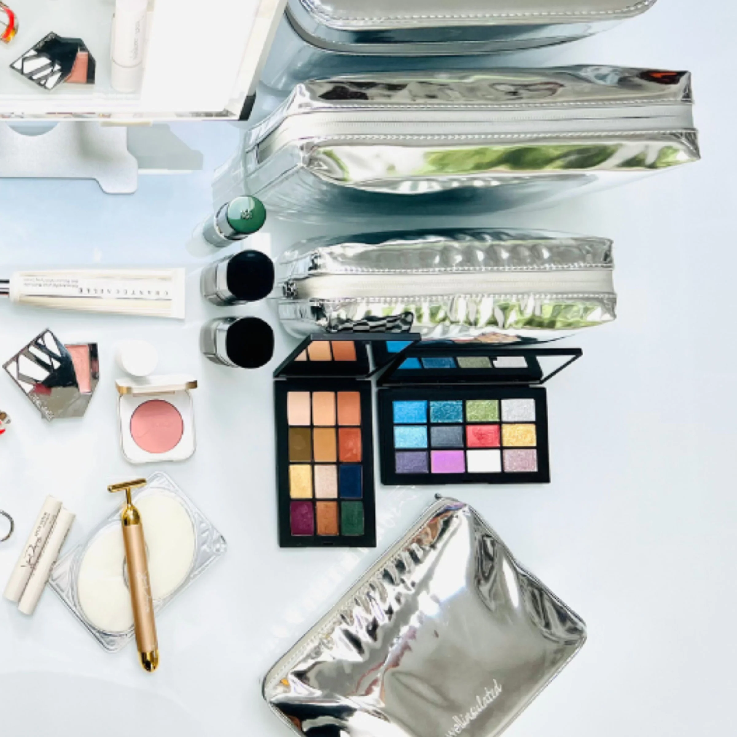 Performance Beauty Bag - Image 11